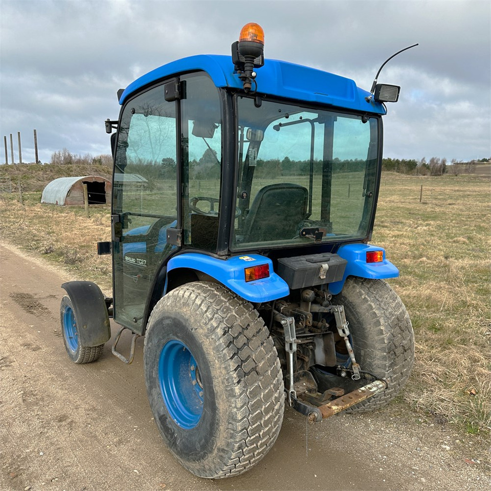 New Holland TC27D - Трактор за комунални дейности: снимка 4 New Holland TC27D - Трактор за комунални дейности: снимка 4