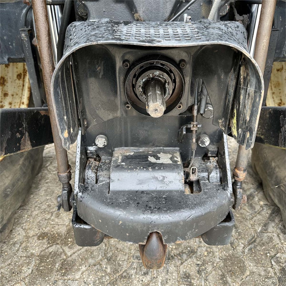Трактор New Holland TM140: снимка 24