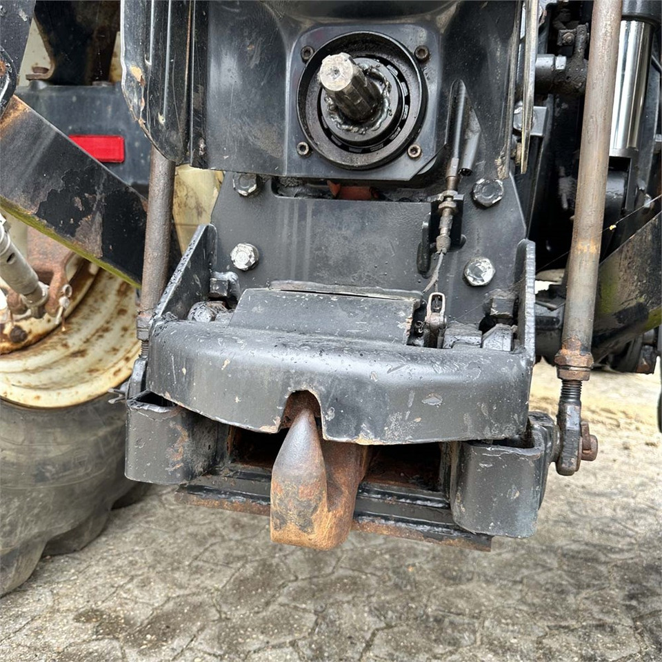 Трактор New Holland TM140: снимка 25