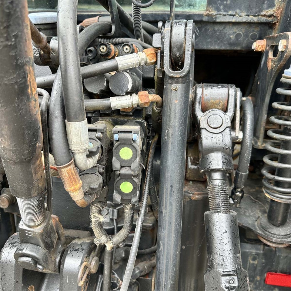 Трактор New Holland TM140: снимка 26