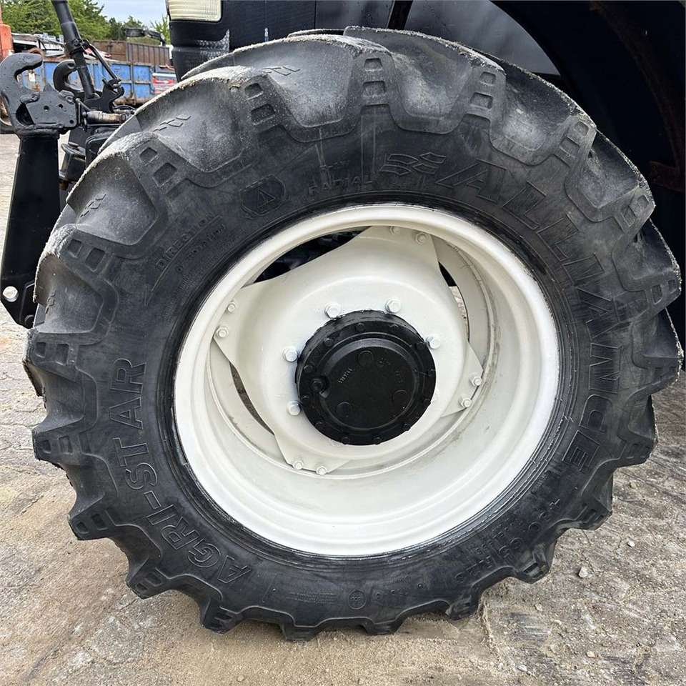Трактор New Holland TM140: снимка 48