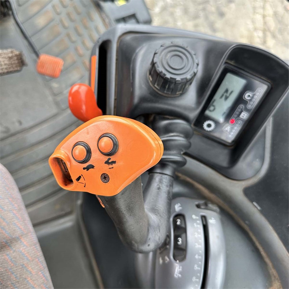 Трактор New Holland TM140: снимка 12