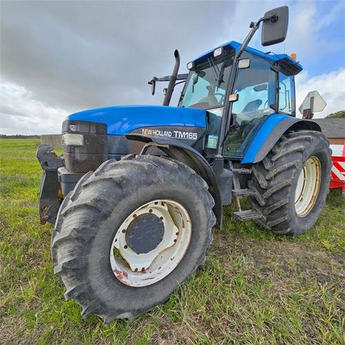 New Holland TM165 - Трактор: снимка 2 New Holland TM165 - Трактор: снимка 2