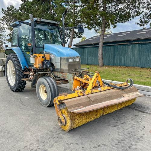 New Holland TS90 - Трактор: снимка 1 New Holland TS90 - Трактор: снимка 1