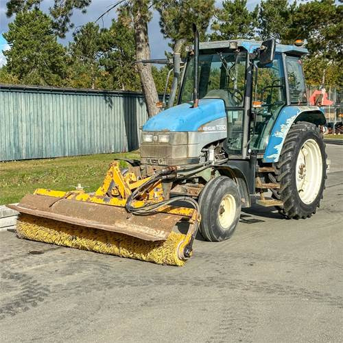 New Holland TS90 - Трактор: снимка 3 New Holland TS90 - Трактор: снимка 3