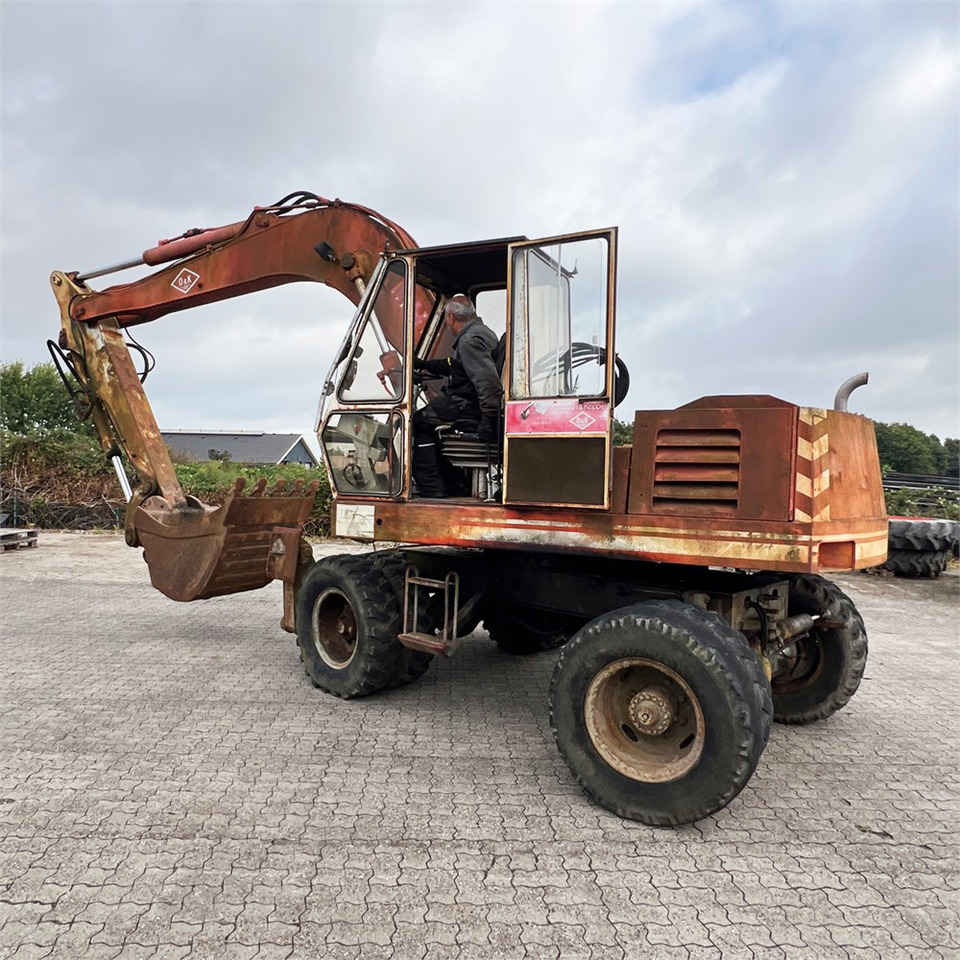 O&K MH4 FA2 - Колесен багер: снимка 3 O&K MH4 FA2 - Колесен багер: снимка 3