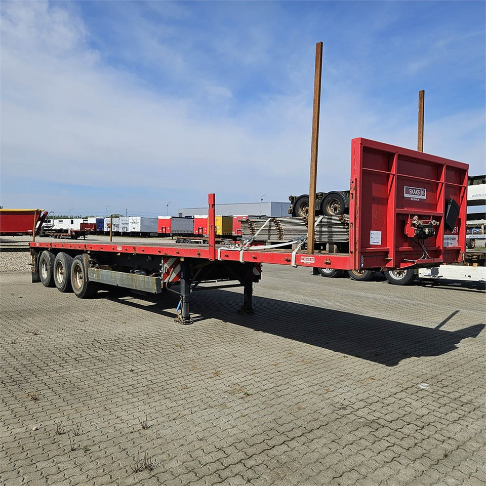 Pacton Flatbed - Бордово полуремарке/ Платформа: снимка 2 Pacton Flatbed - Бордово полуремарке/ Платформа: снимка 2