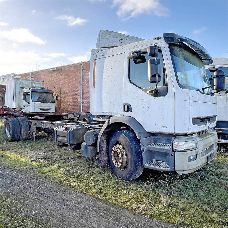 Renault H 100 4x2 STD - Шаси кабина: снимка 2 Renault H 100 4x2 STD - Шаси кабина: снимка 2