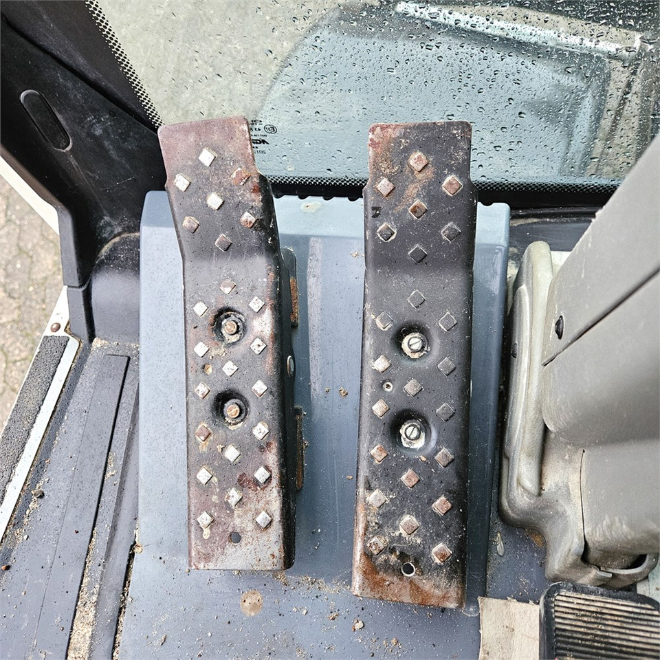 Колесен багер Schaeff-Terex TW110: снимка 22