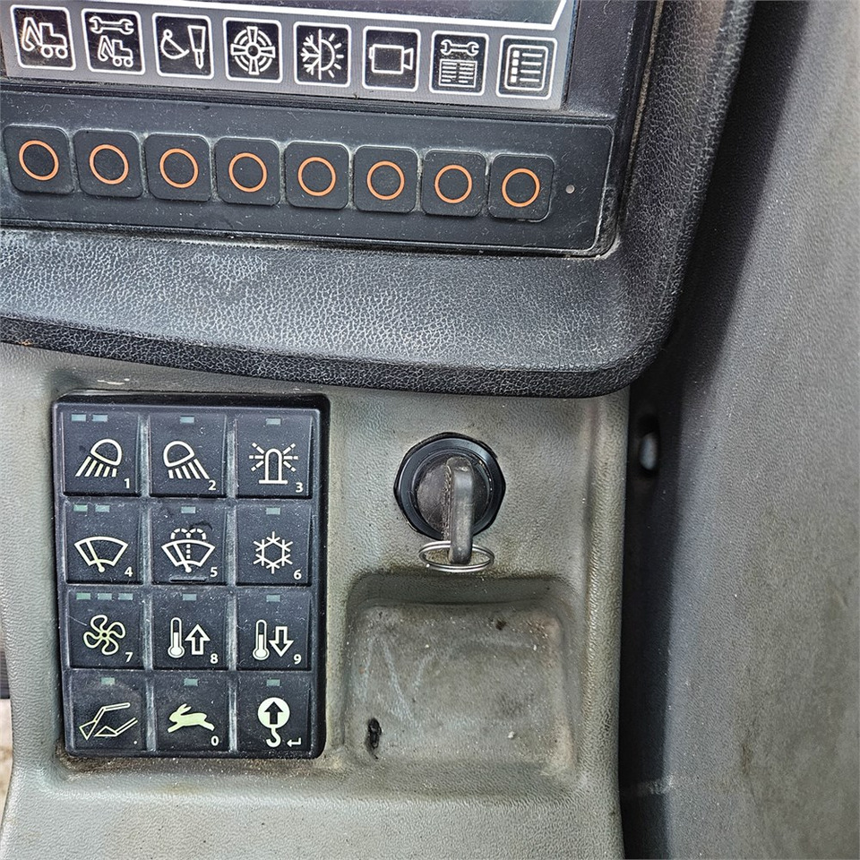 Колесен багер Schaeff-Terex TW110: снимка 17