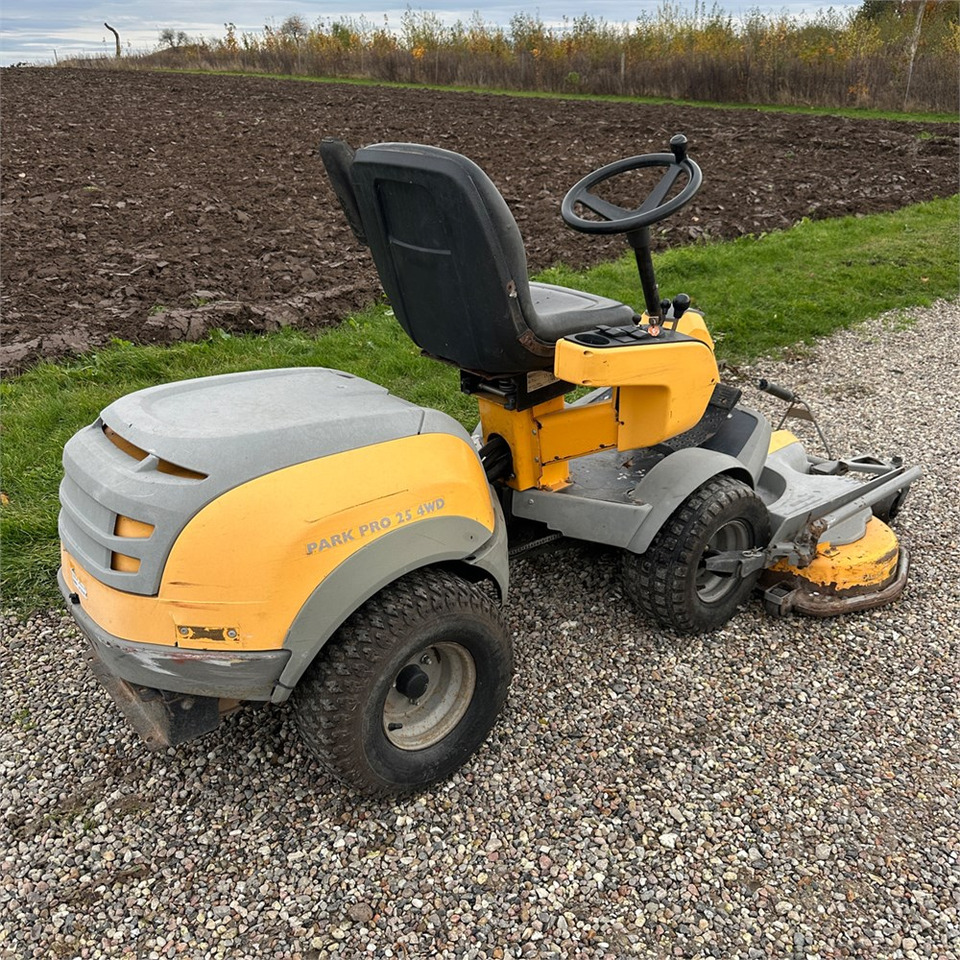 Косачка за трева Stiga P901 Parkpro 25 4WD: снимка 8 Косачка за трева Stiga P901 Parkpro 25 4WD: снимка 8