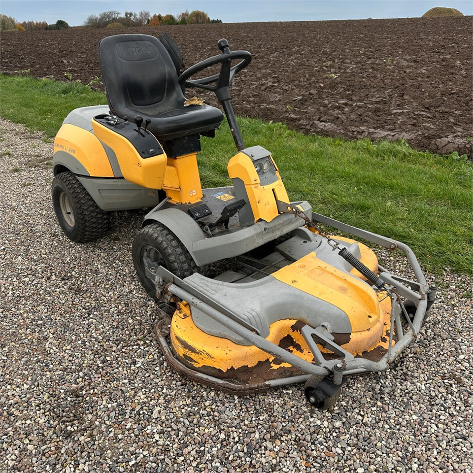 Косачка за трева Stiga P901 Parkpro 25 4WD: снимка 10 Косачка за трева Stiga P901 Parkpro 25 4WD: снимка 10