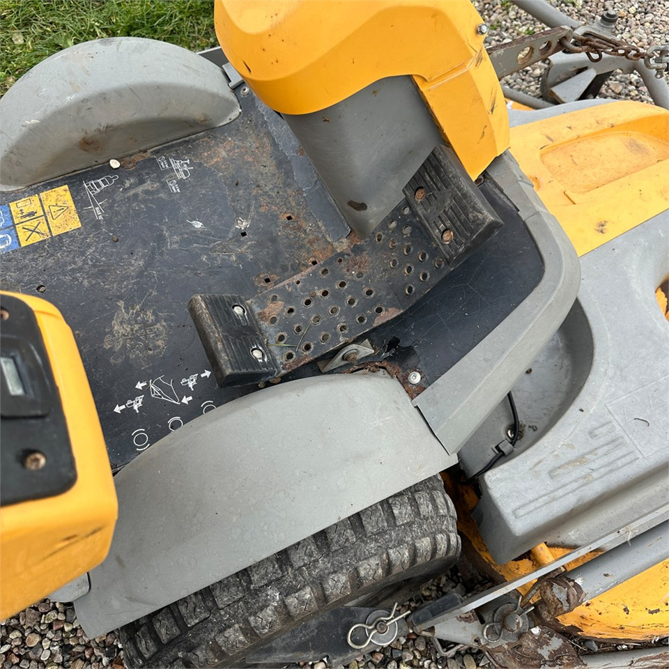 Косачка за трева Stiga P901 Parkpro 25 4WD: снимка 14 Косачка за трева Stiga P901 Parkpro 25 4WD: снимка 14