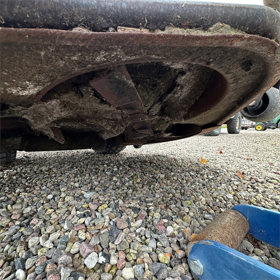 Косачка за трева Stiga P901 Parkpro 25 4WD: снимка 20 Косачка за трева Stiga P901 Parkpro 25 4WD: снимка 20