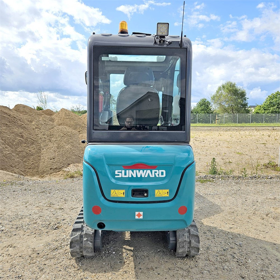 Sunward SWE 20F - Мини багер: снимка 3 Sunward SWE 20F - Мини багер: снимка 3