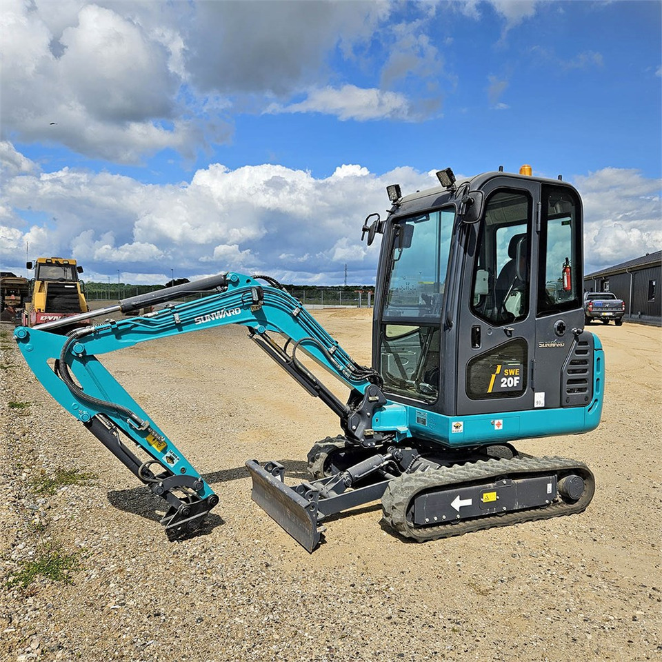 Sunward SWE 20F - Мини багер: снимка 1 Sunward SWE 20F - Мини багер: снимка 1