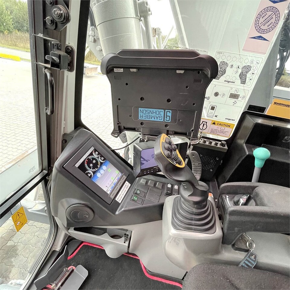 Верижен багер Takeuchi TB 2150 R: снимка 25