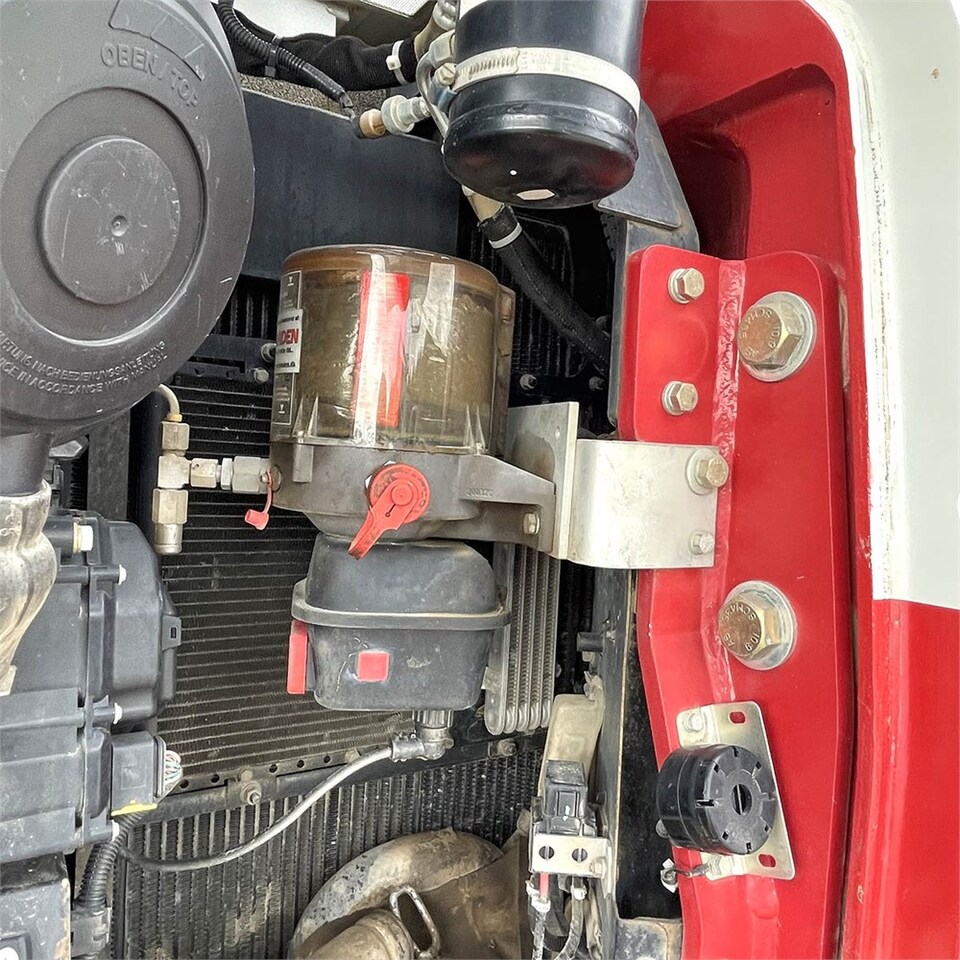 Верижен багер Takeuchi TB 2150 R: снимка 50
