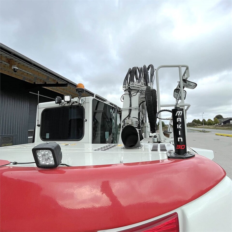 Верижен багер Takeuchi TB 2150 R: снимка 18