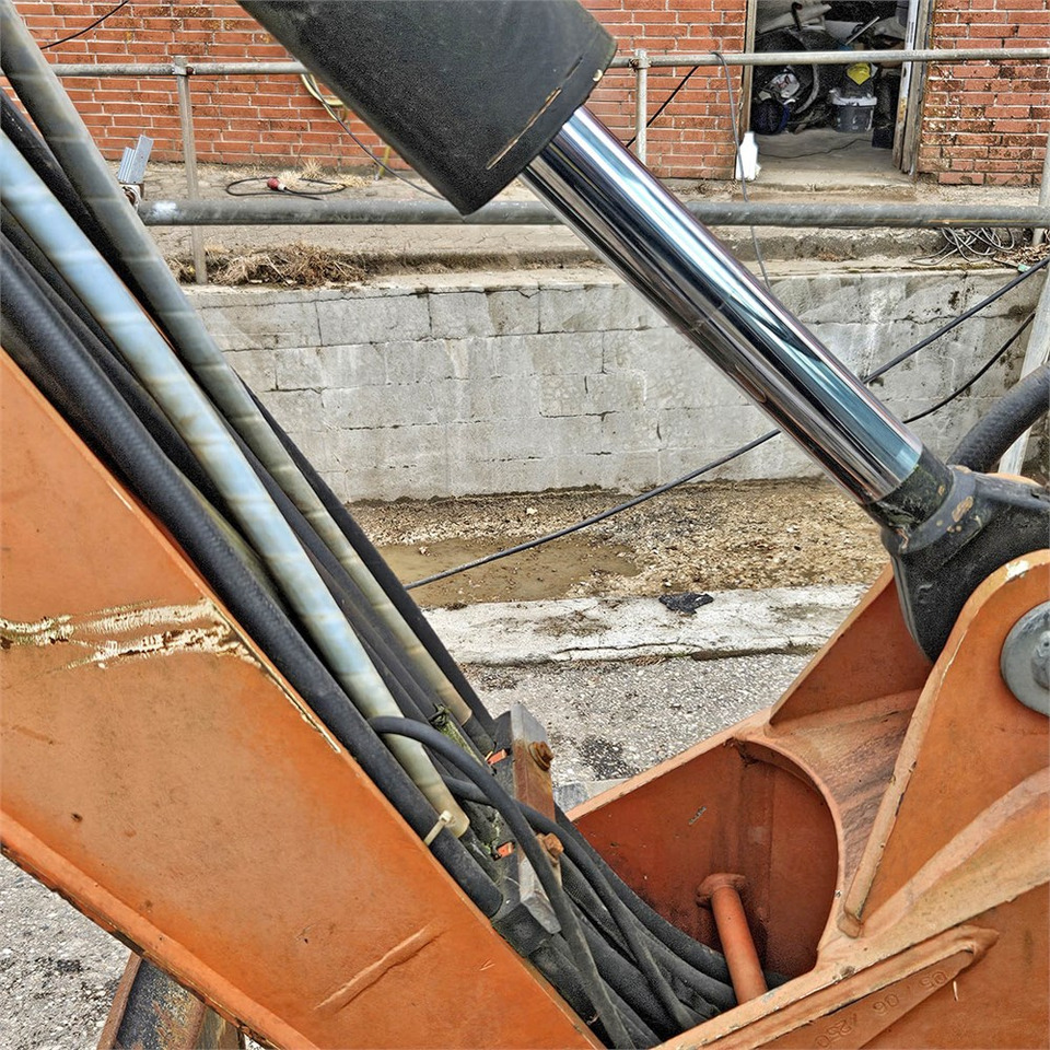 Мини багер Terex TC48: снимка 19