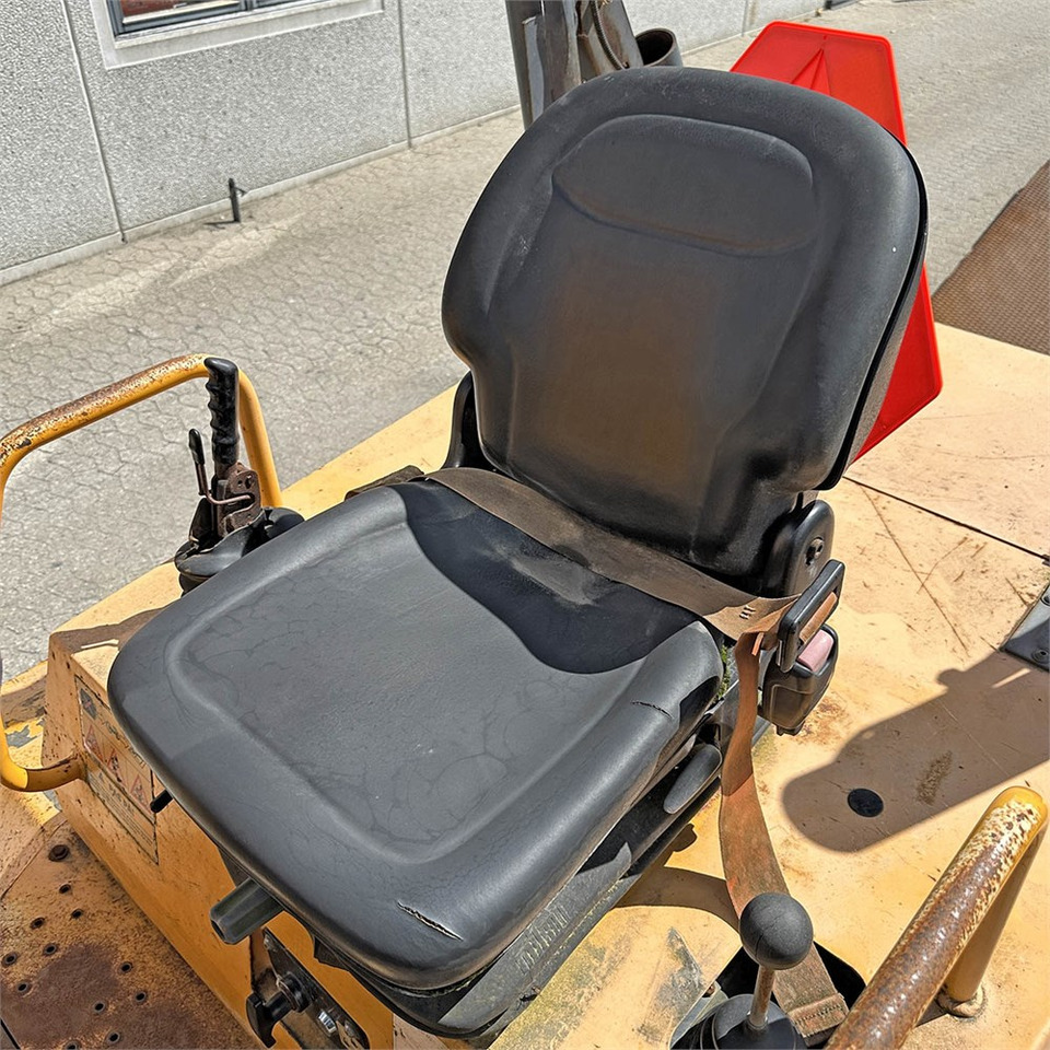Мини самосвал Thwaites Mach 864: снимка 13