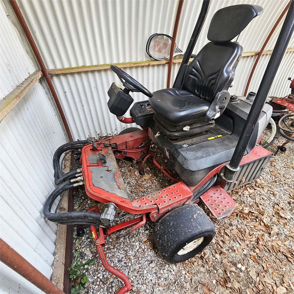 Toro Greensmaster 3200-D - Косачка за трева: снимка 1 Toro Greensmaster 3200-D - Косачка за трева: снимка 1
