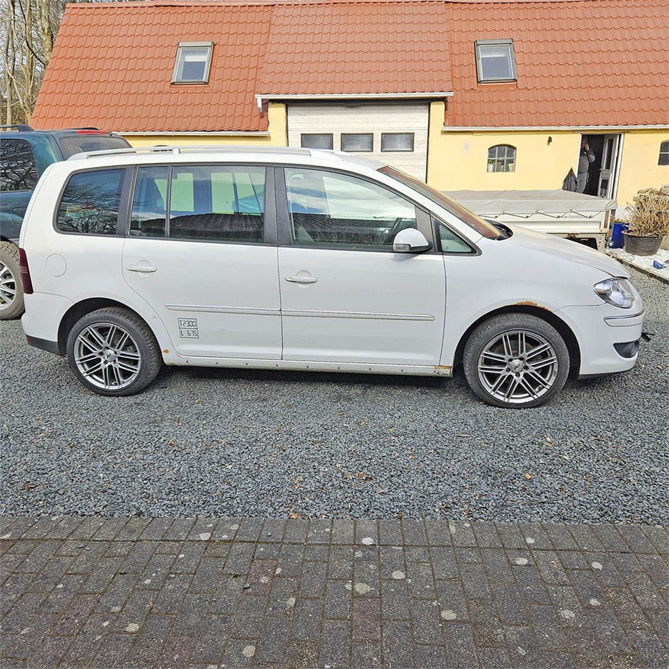 VW Touran Van 2,0 tdi automatisk - Лек автомобил: снимка 2 VW Touran Van 2,0 tdi automatisk - Лек автомобил: снимка 2