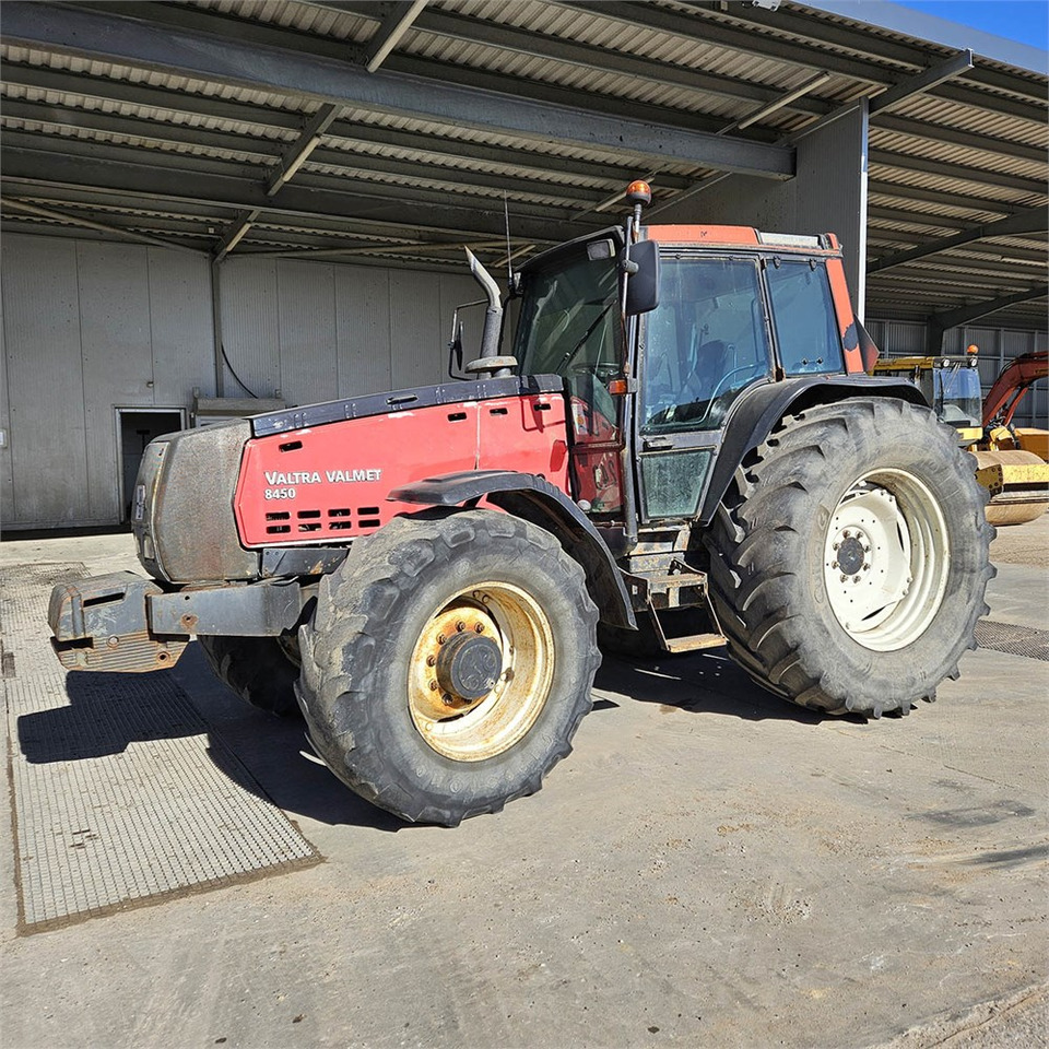 Valmet Valtra 8450 - Трактор: снимка 1 Valmet Valtra 8450 - Трактор: снимка 1