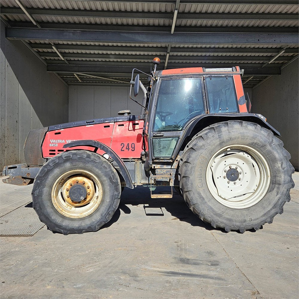 Valmet Valtra 8450 - Трактор: снимка 2 Valmet Valtra 8450 - Трактор: снимка 2