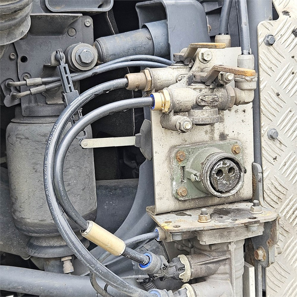 Влекач Renault T High 520 DTIM: снимка 26