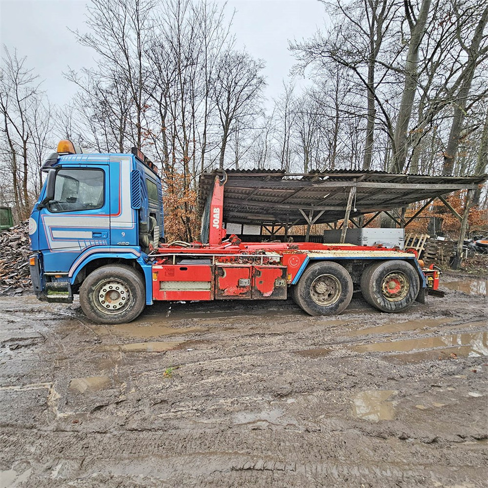 Volvo 420 - Мултилифт с кука камион: снимка 3 Volvo 420 - Мултилифт с кука камион: снимка 3