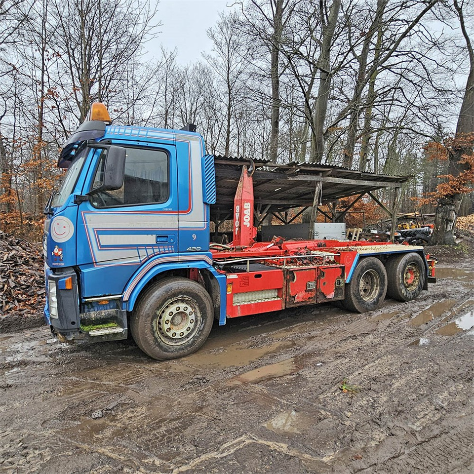 Volvo 420 - Мултилифт с кука камион: снимка 1 Volvo 420 - Мултилифт с кука камион: снимка 1