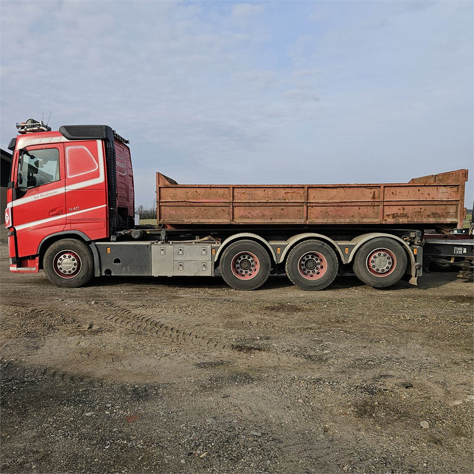 Volvo FH 540 - Камион с кабелна система: снимка 2 Volvo FH 540 - Камион с кабелна система: снимка 2