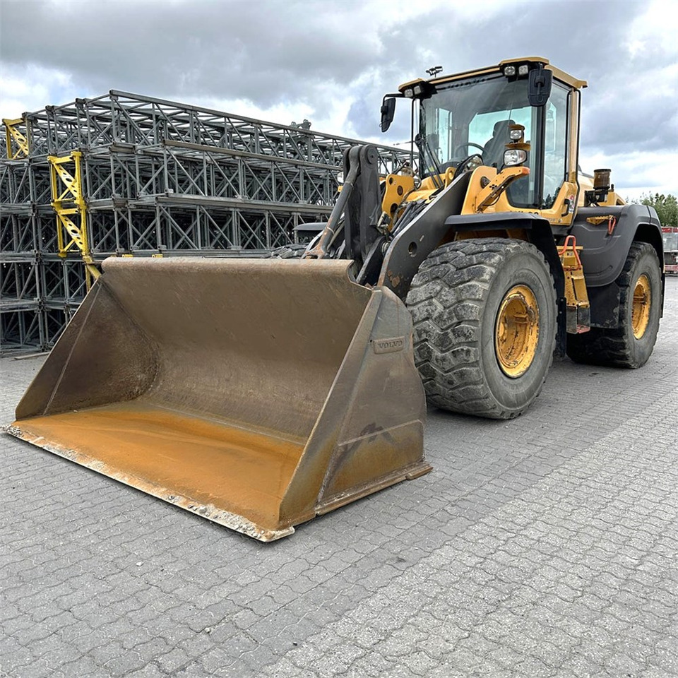 Volvo L120 H - Колесен товарач: снимка 2 Volvo L120 H - Колесен товарач: снимка 2