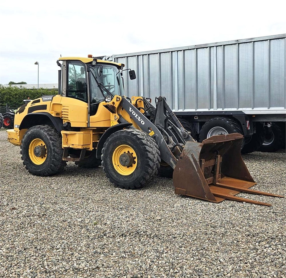 Volvo L45F-TP - Колесен товарач: снимка 1 Volvo L45F-TP - Колесен товарач: снимка 1