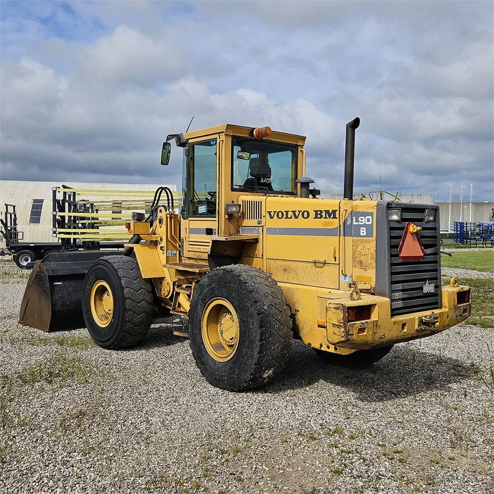 Volvo L90 B - Колесен товарач: снимка 3 Volvo L90 B - Колесен товарач: снимка 3