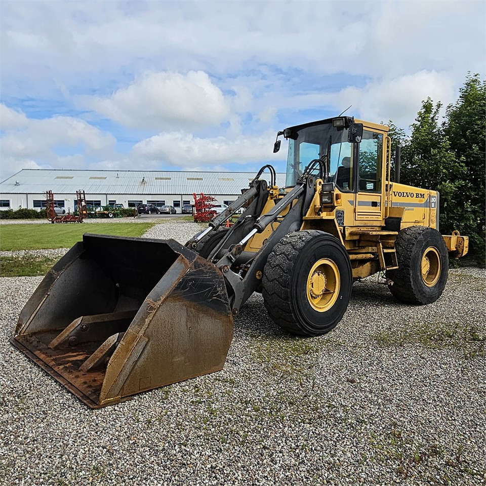 Volvo L90 B - Колесен товарач: снимка 1 Volvo L90 B - Колесен товарач: снимка 1