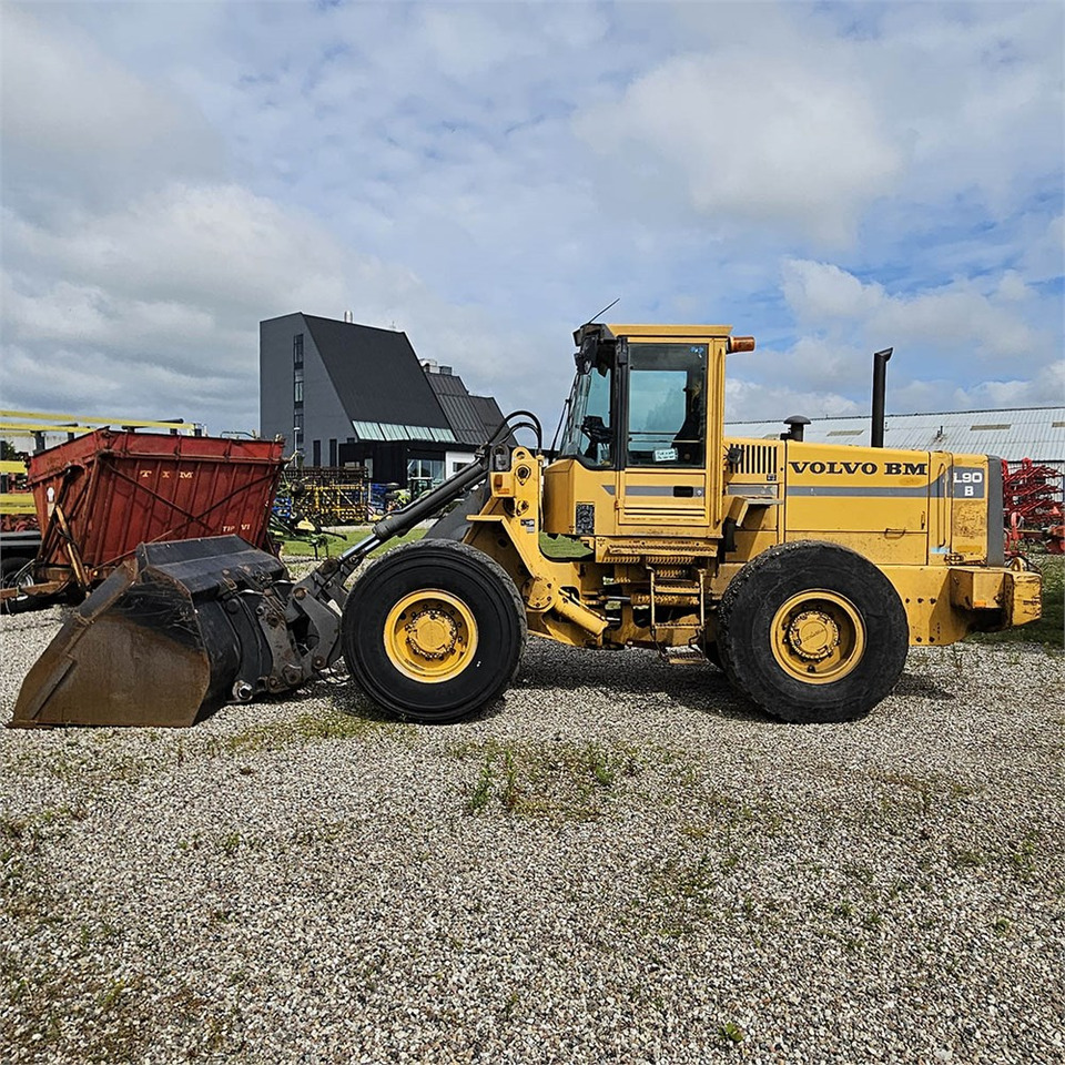Volvo L90 B - Колесен товарач: снимка 4 Volvo L90 B - Колесен товарач: снимка 4