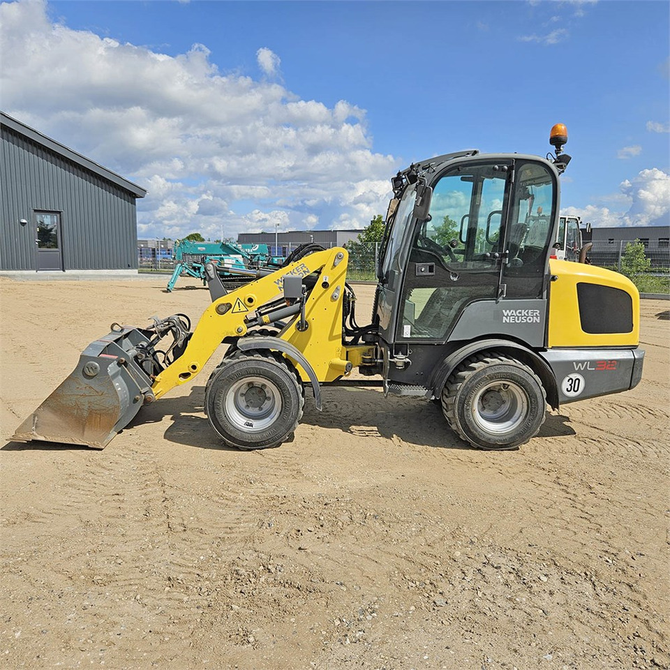 Wacker Neuson WL 32/RL30 - Колесен товарач: снимка 2 Wacker Neuson WL 32/RL30 - Колесен товарач: снимка 2
