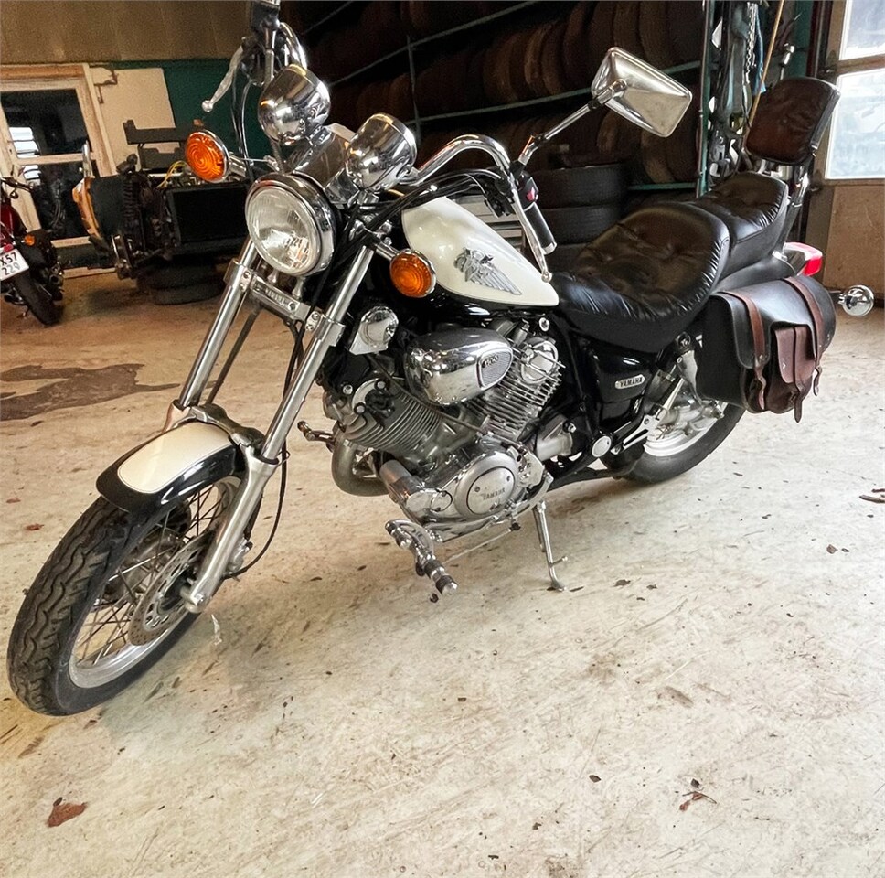 Мотоциклет Yamaha XV 1100: снимка 1