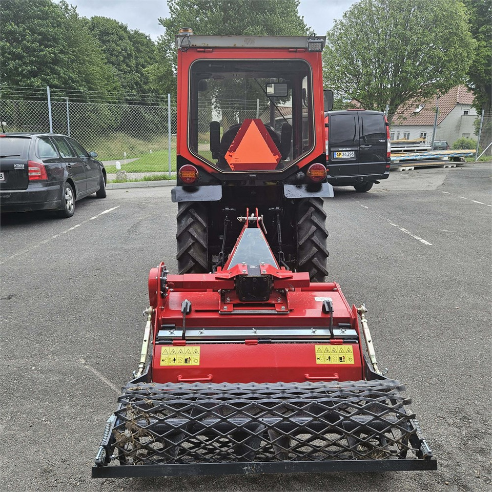 Yanmar 226 D - Трактор за комунални дейности: снимка 4 Yanmar 226 D - Трактор за комунални дейности: снимка 4