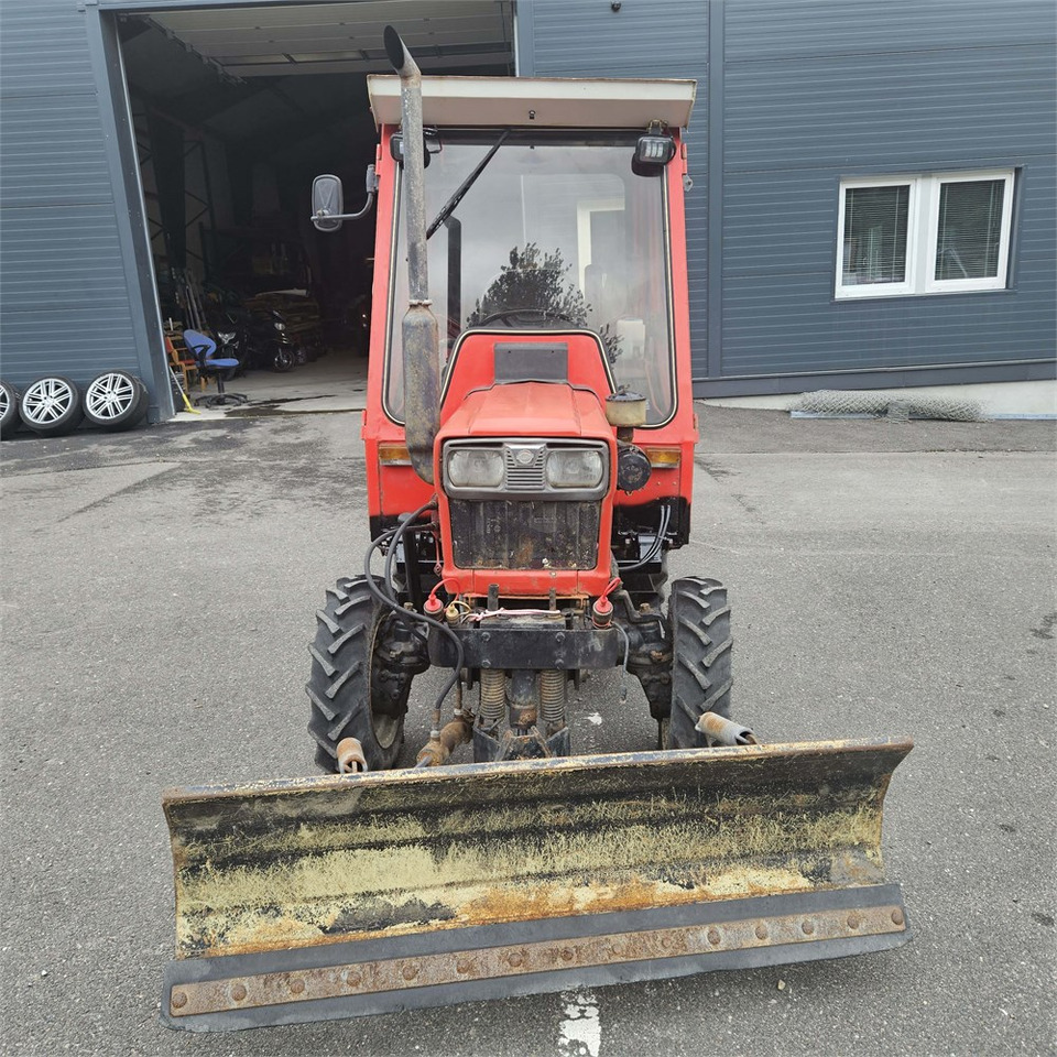 Yanmar 226 D - Трактор за комунални дейности: снимка 5 Yanmar 226 D - Трактор за комунални дейности: снимка 5