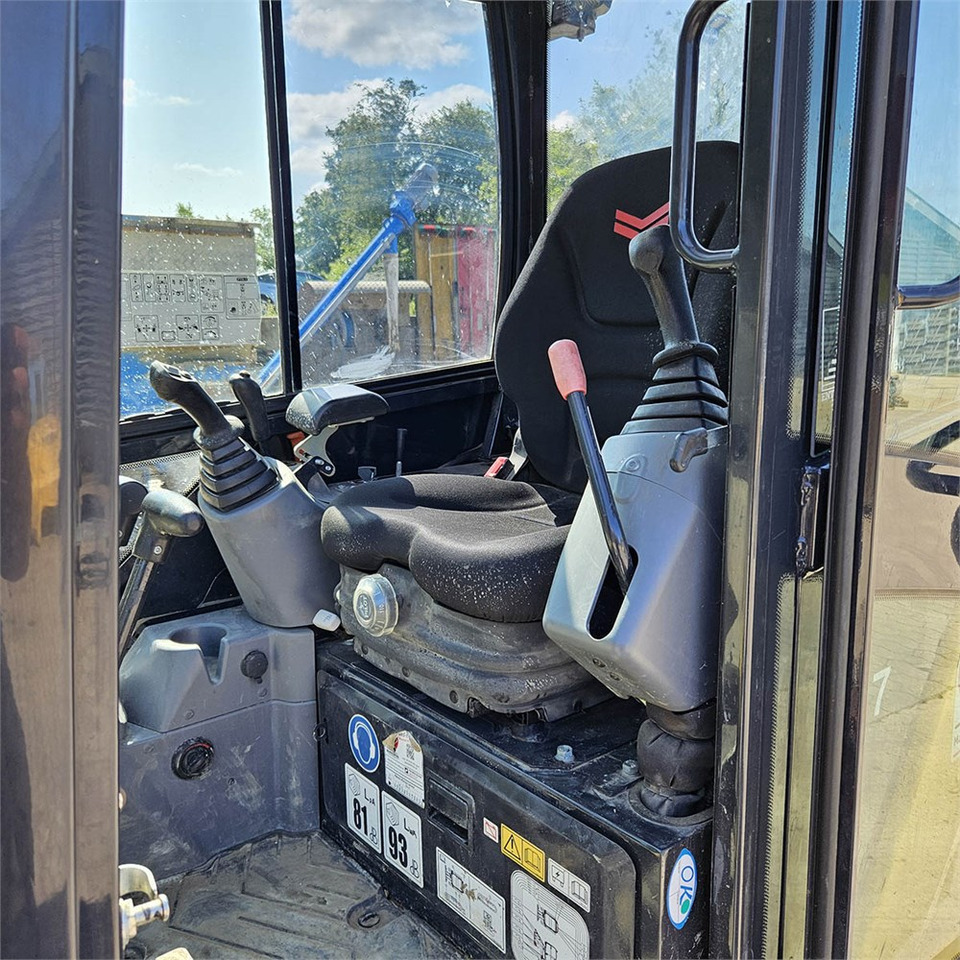 Мини багер Yanmar SV19 VT: снимка 11