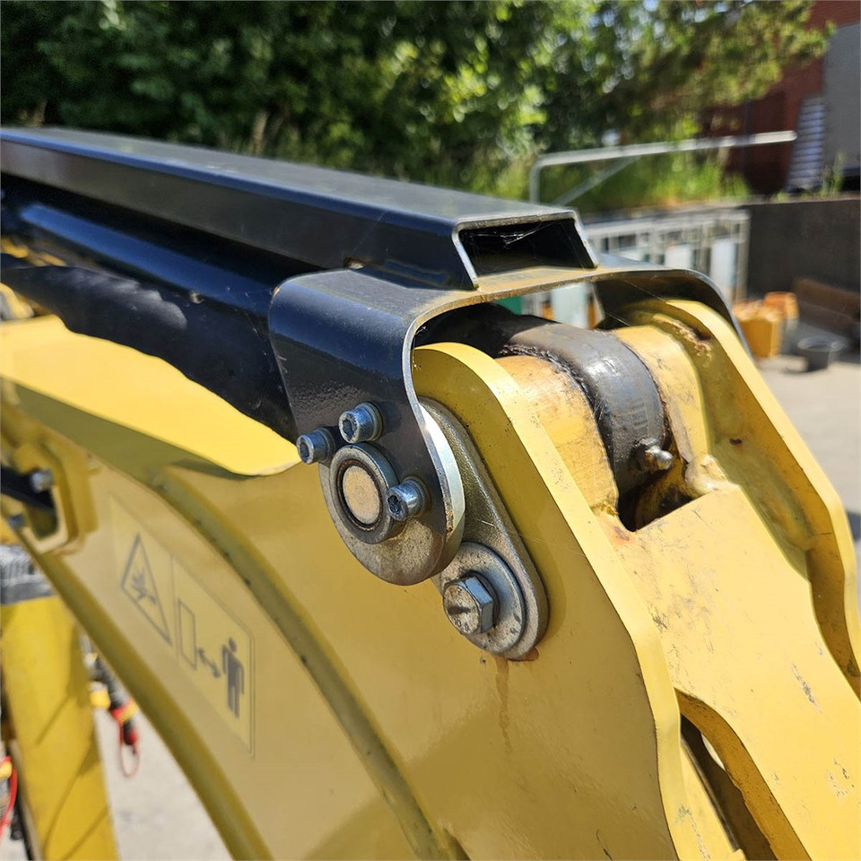 Мини багер Yanmar SV19 VT: снимка 21