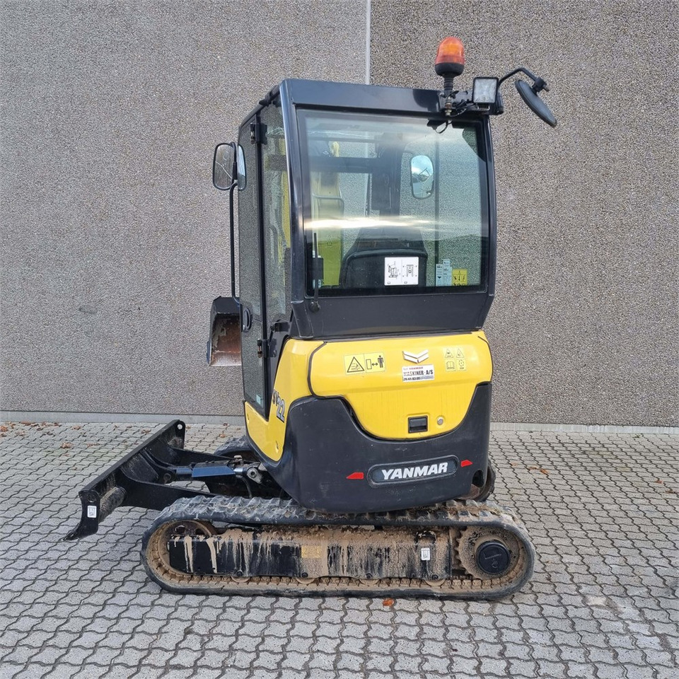 Yanmar SV22 - Мини багер: снимка 4 Yanmar SV22 - Мини багер: снимка 4