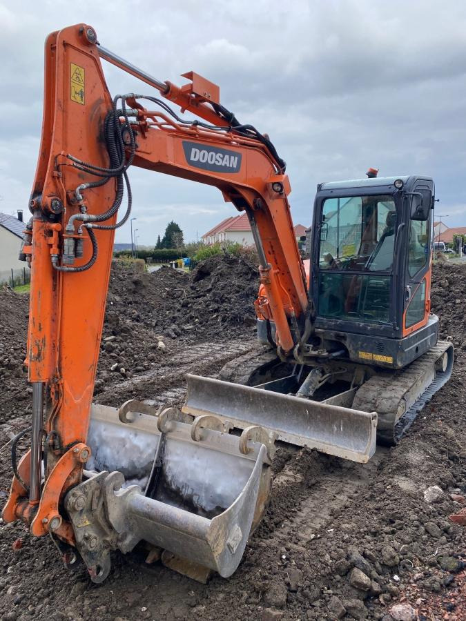 Doosan DX 62R-3 - Мини багер: снимка 3 Doosan DX 62R-3 - Мини багер: снимка 3