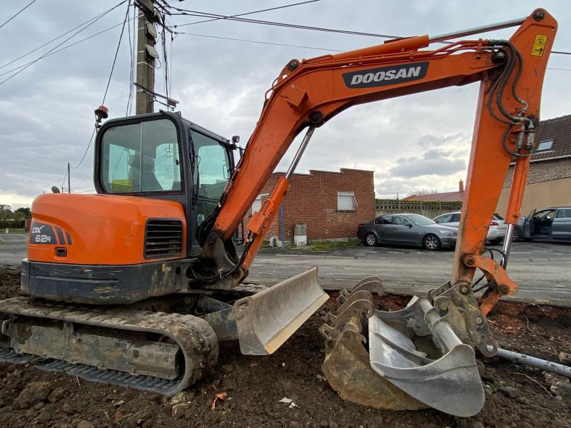 Doosan DX 62R-3 - Мини багер: снимка 2 Doosan DX 62R-3 - Мини багер: снимка 2