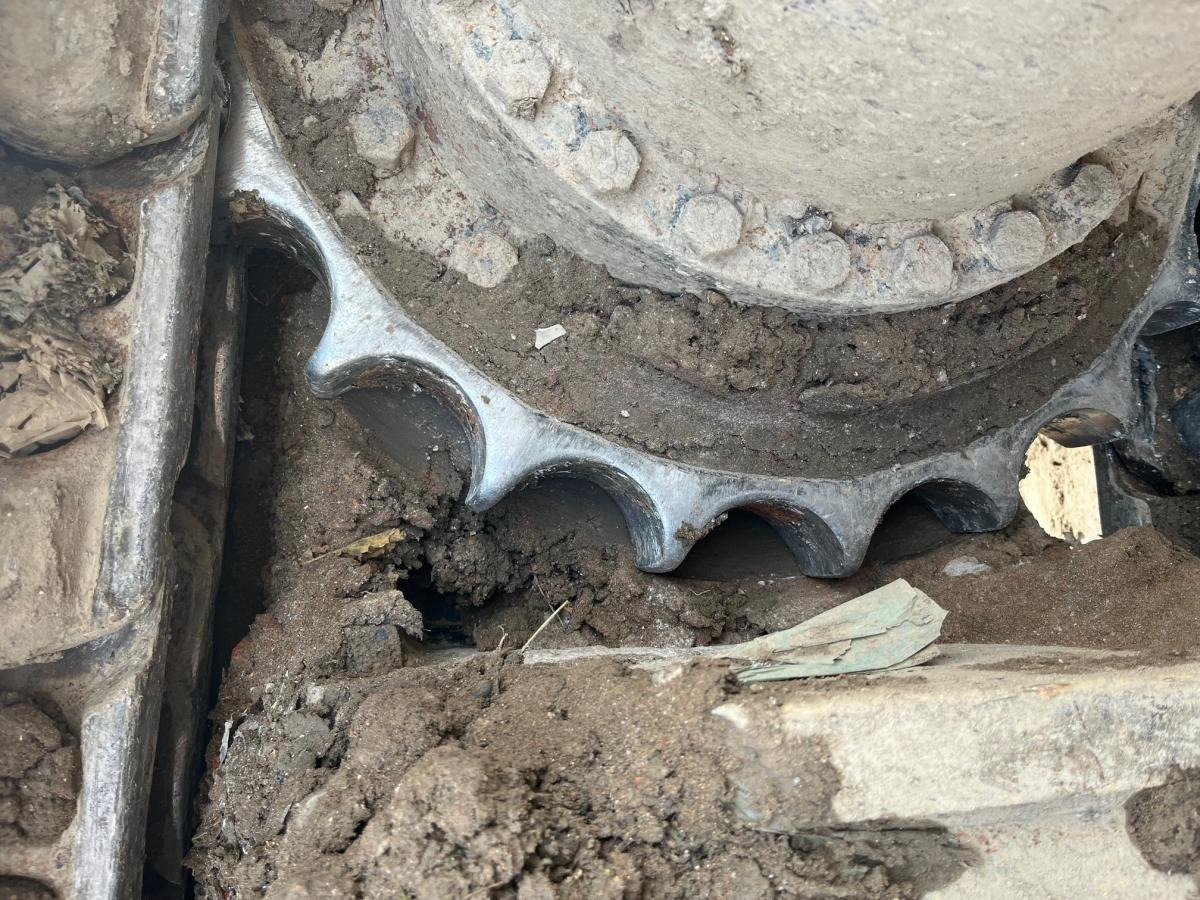 Hitachi ZX 225USLC-5B - Верижен багер: снимка 3 Hitachi ZX 225USLC-5B - Верижен багер: снимка 3