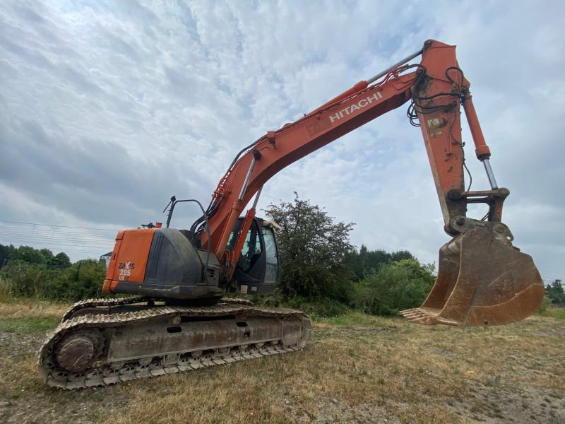 Hitachi ZX225USLC-3 - Верижен багер: снимка 2 Hitachi ZX225USLC-3 - Верижен багер: снимка 2