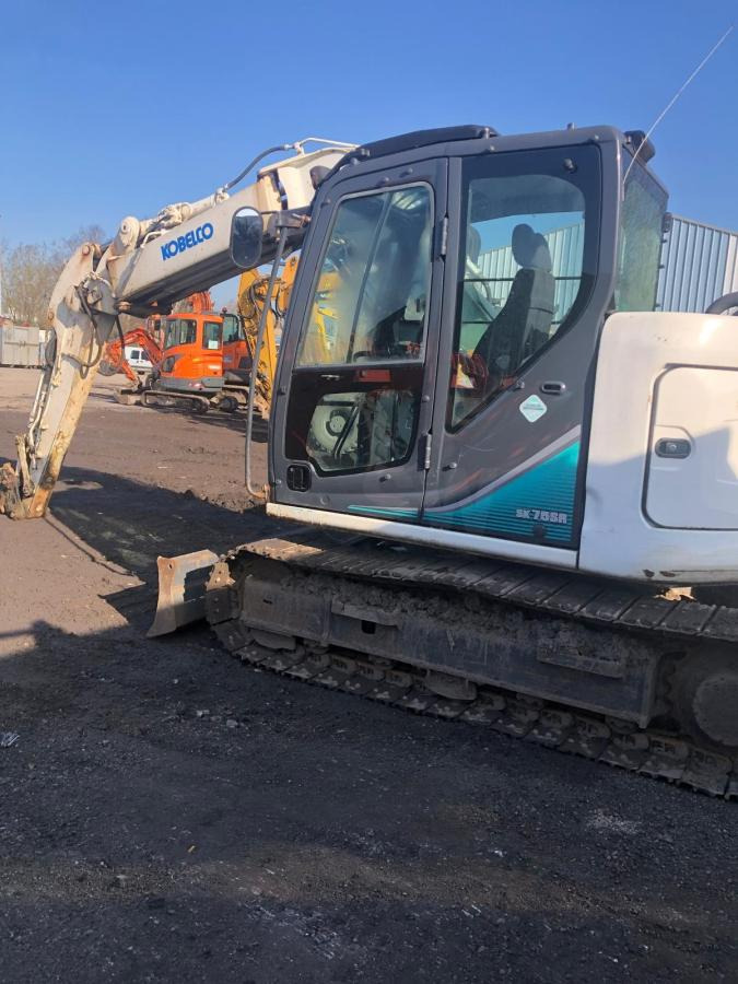 Kobelco SK 75SR-3E - Мини багер: снимка 2 Kobelco SK 75SR-3E - Мини багер: снимка 2